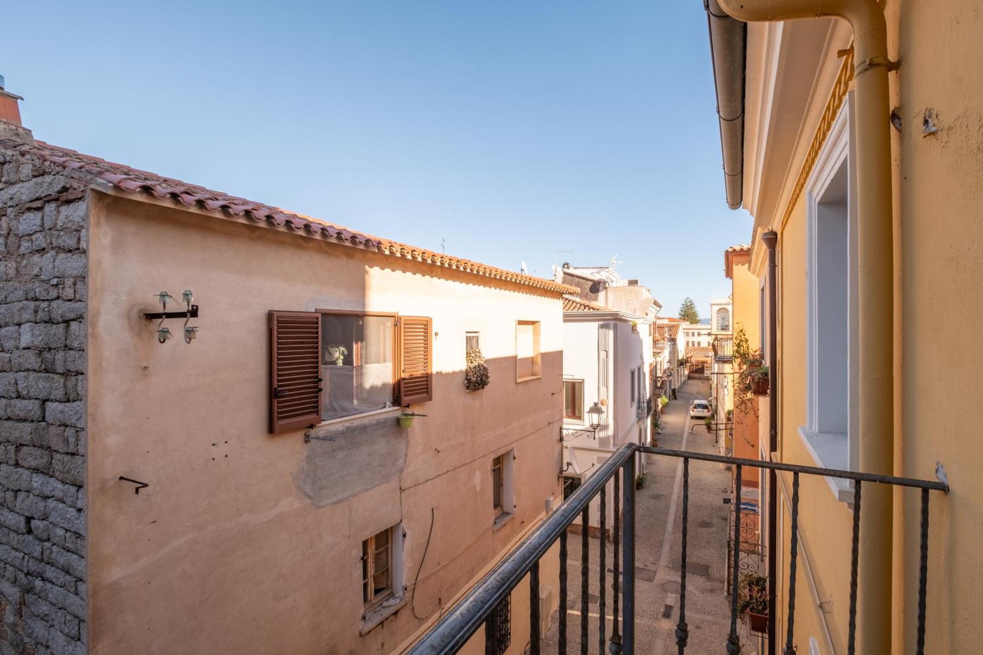 Dimoras Dimore Nel Cuore Di Olbia Exteriör bild
